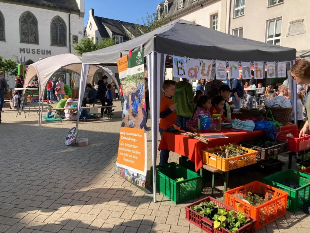 Mit dem „Bauernhof-Express“ über den Alten Markt
