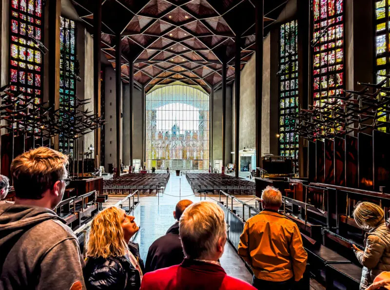 nf blick vom altar in die neue kathedrale
