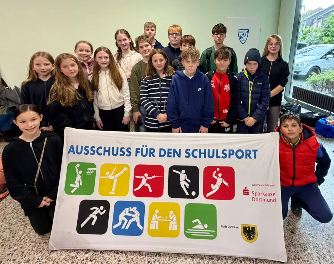 Rivianerinnen und Rivianer überzeugen beim Schwimmwettbewerb des Landessportfests in Dortmund