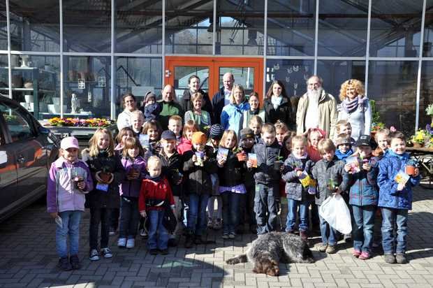 Sonnenschule besucht Gärtnerei Dirr Sonnenschule besucht Gärtnerei Dirr