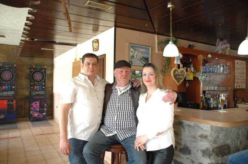 Zieht ebenfalls mit um: Stammgast Johnny Lion