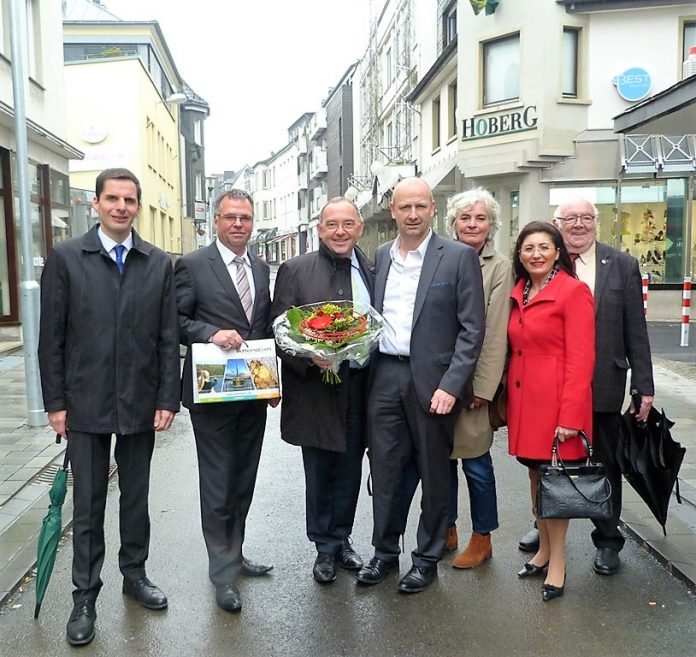 gruppenfoto_040517 Finanzminister Dr. Norbert Walter-Borjans zu Besuch in Attendorn 2017