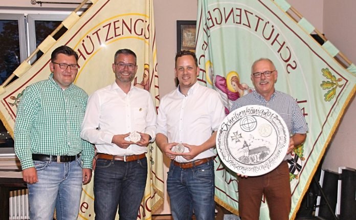 Vorstellung der Königsplaketten und der Schmuckscheibe 2017 Vorstellung der Königsplaketten und der Schmuckscheibe 2017