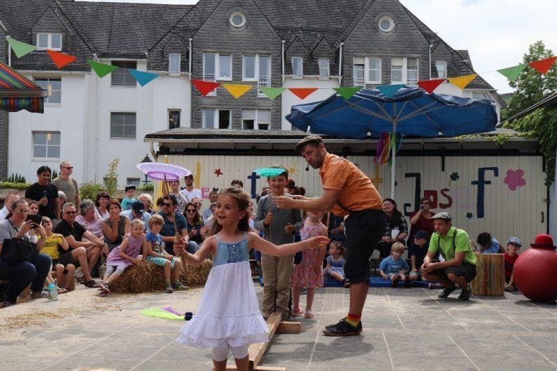 Zirkusspaß im Kindergarten St. Josef Attendorn 3 Balancieren0