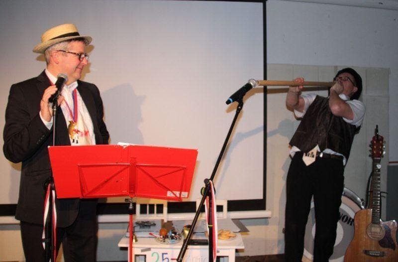 Gelungenes Premierenwochenende im Heldener Dorfhaus 1 25 Jahre Freudentränen 3