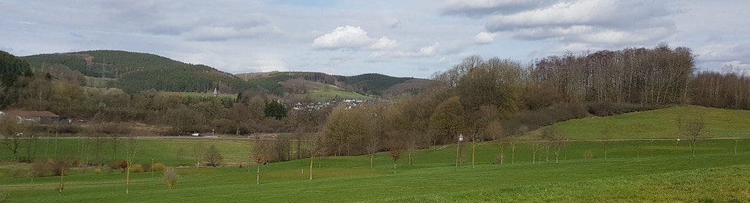 Heldener Arbeitsgruppe „RuHe-Pfad – Rund um Helden“ freut sich über LEADER-Förderzusage 1 ruhe pfad blick ueber den kr euberg bei mecklinghausen