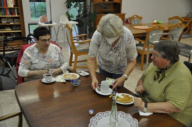 Sahne-Waffeln, ein Pott Kaffee und gute Gespräche 2 dsc 0007
