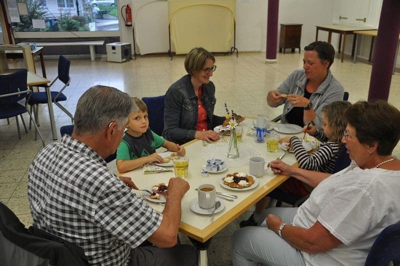 Sahne-Waffeln, ein Pott Kaffee und gute Gespräche 3 dsc 0009