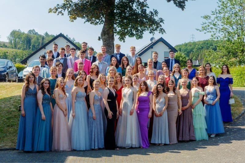 62 Abiturientinnen und Abiturienten - Rvius Gymnasium Attendorn (Foto: Gerrit Cramer)