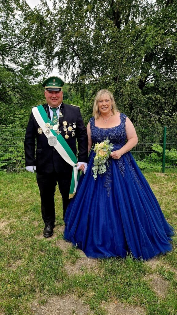Schützenfest in Windhausen 4 kaiserpaar 2023 guido springob und ulrike wach