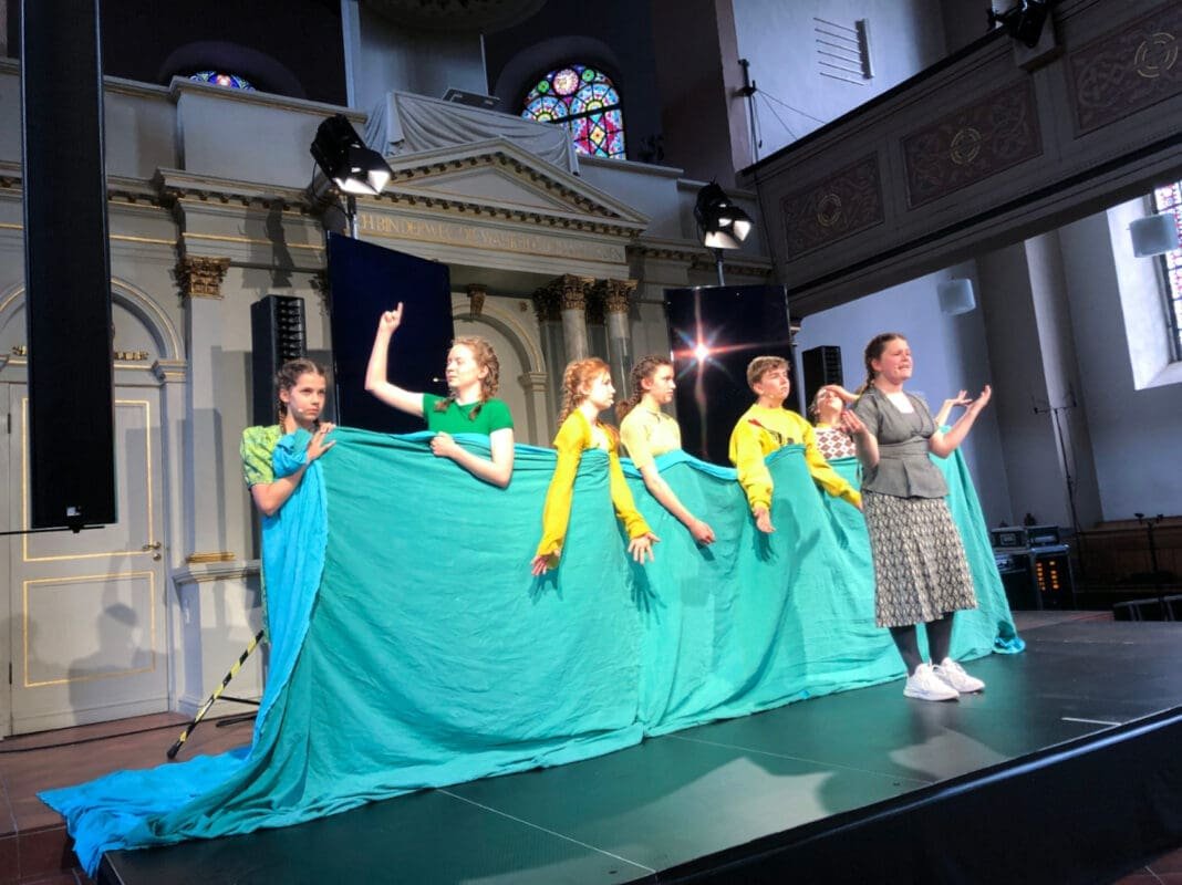 Oratorium – „Maria – eine wie keine“ feierte mit „StandingOvations“ Weltpremiere in Lüdenscheids Erlöserkirche