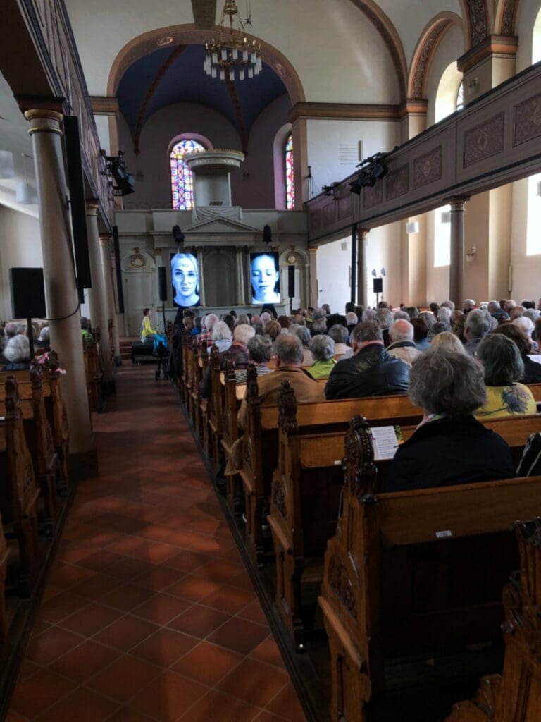 Oratorium – „Maria – eine wie keine“ feierte mit „StandingOvations“ Weltpremiere in Lüdenscheids Erlöserkirche 2 maria 3