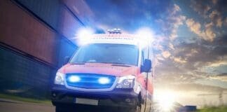 Jugendliche nach Unfall mit Leichtkraftrad verletzt adobestock 149259634