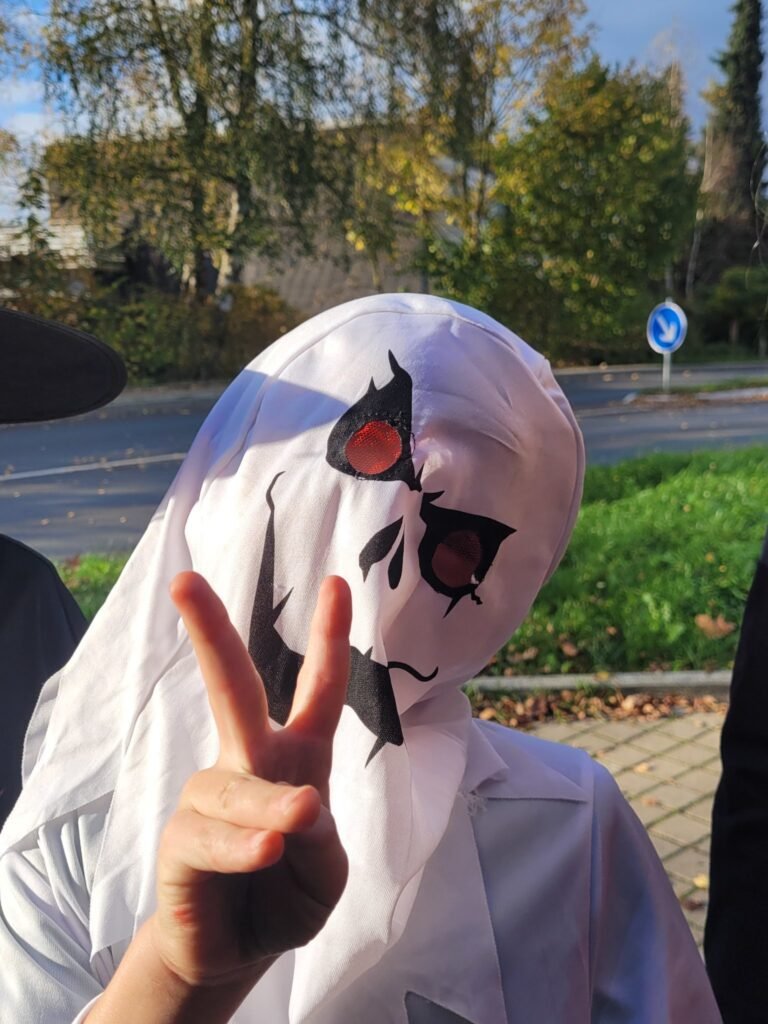 25 Jahre Halloweenparty im kjkHaus in Finnentrop 2 20241031 150048