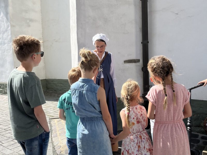 Abwechslungsreiche Stadtführungen in den Sommerferien 4 kinderstadtfuhrung hulda hansestadt attendorn
