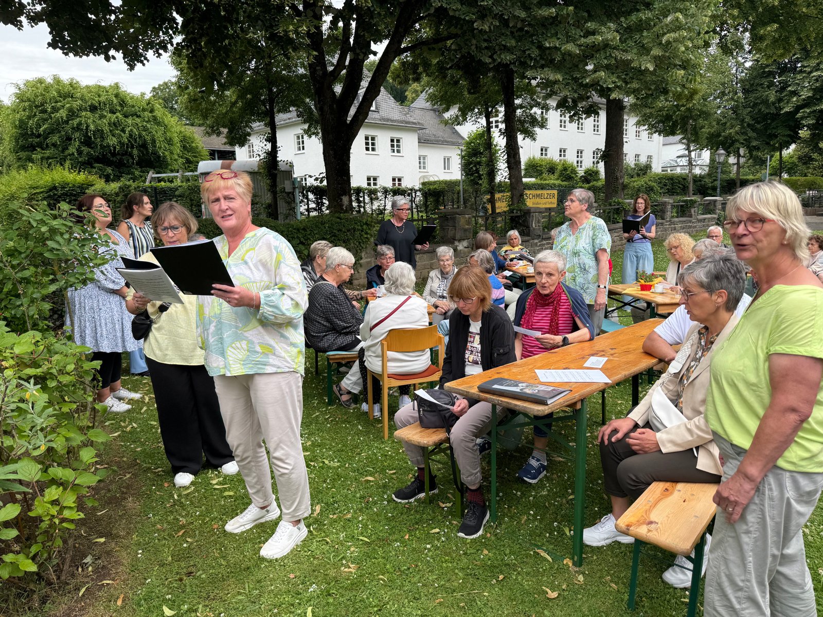 Erfolgreiches erstes Kaffeeklatsch-Konzert des Frauenchors „Cäcilia Donne Cantanti“ 1 img 0426
