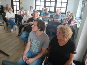 Versammlung im „Museumsatelier“ 2 versammlung1