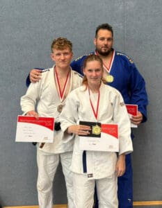 Judoka bei den Bezirksmeisterschaften auf Erfolgskurs 1 bem seniorenlippetal