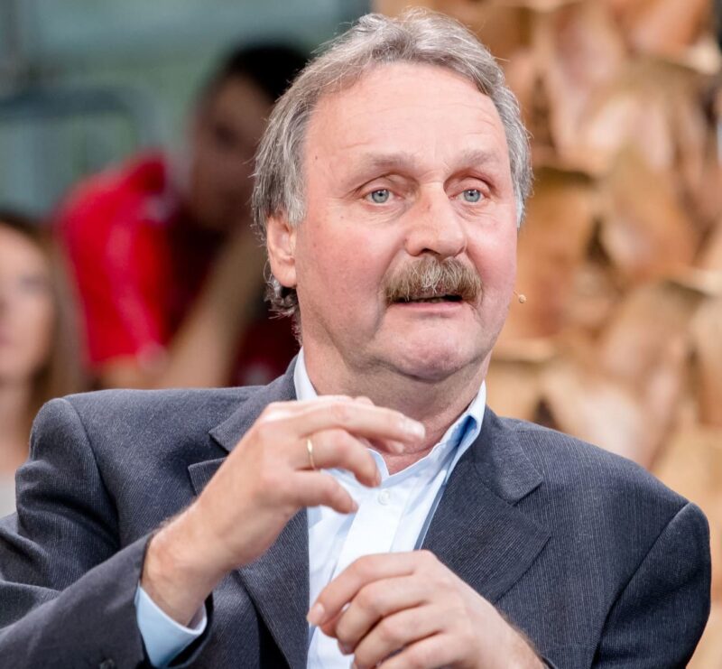 „Doppelpass on Tour“ geht in die Verlängerung 3 peter neururer copyright sport1 rupp e1762619464334