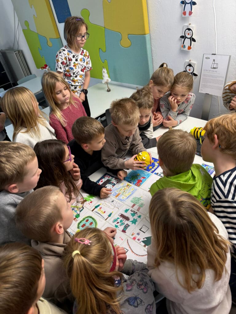 Technik pur bei einer Weihnachtsfeier begeistert Grundschulkinder 8 img 20251208 wa0083