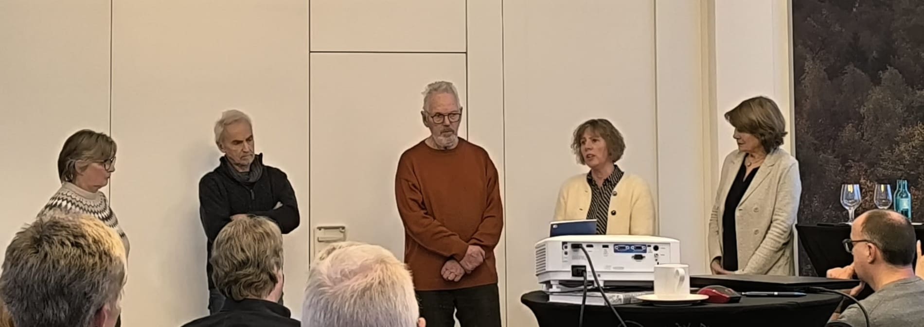 „Aufstehen und nicht vergessen!“ 3 pi hb 3