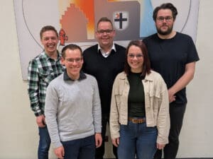 foto 2 philipp luke mit dem neuen geschaftsfuhrenden vorstand version 1 pxl 20260110 170708124