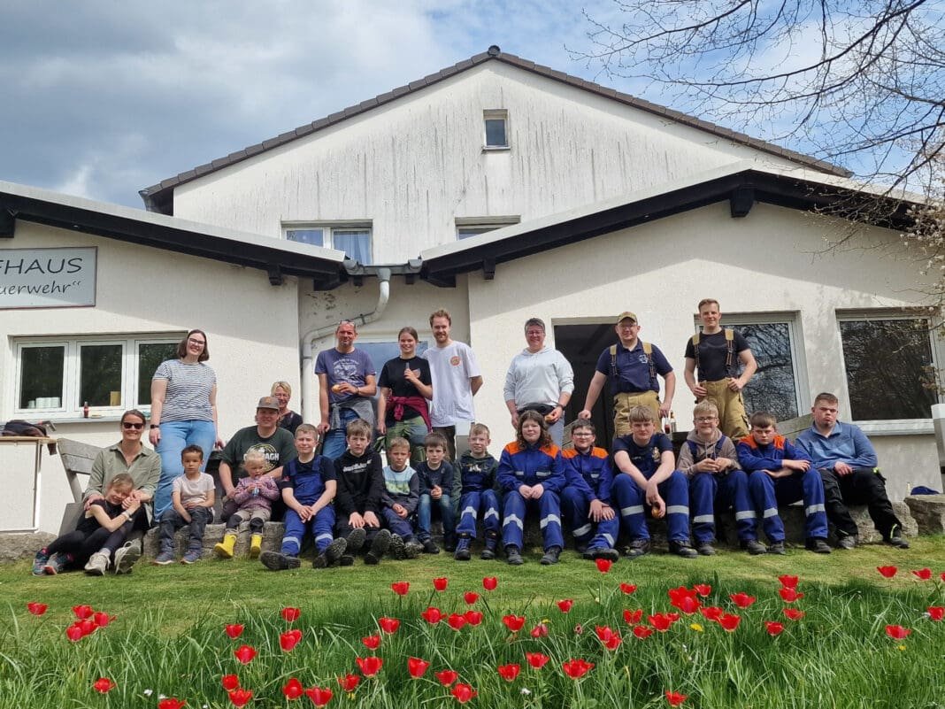 Heldener Vereine, Grundschule und Kindergarten sorgen für ein sauberes Repetal