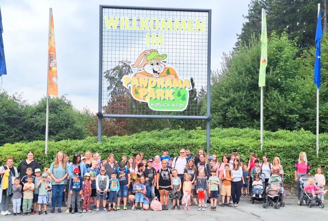Über 100 Teilnehmende
