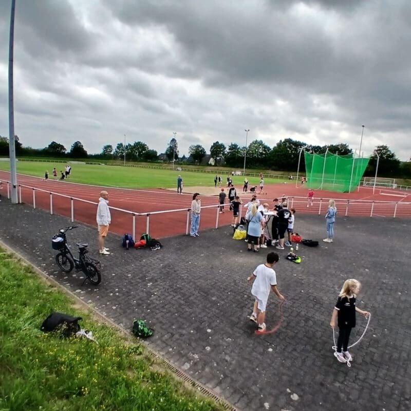 Erfolgreiche Sportabzeichen-Aktion im Hansa-Stadion 1 whatsapp image 2026 07 11 at 095037