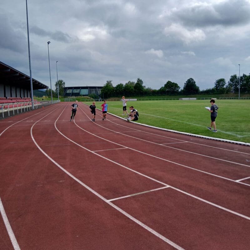 Erfolgreiche Sportabzeichen-Aktion im Hansa-Stadion 3 whatsapp image 2026 07 11 at 095041 3